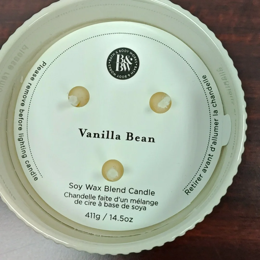 Bath & Body Works "VANILLA BEAN" 3-Wick Ceramic Candles - Set of 2 - Picture 6 of 6